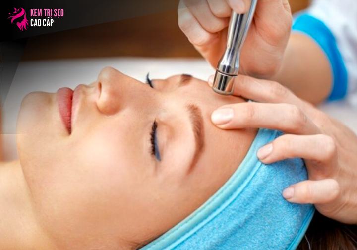 Tắm Nước Khoáng Evian: 
